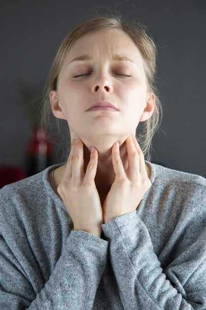 Красные и покрытые пленкой горла: причины и симптомы