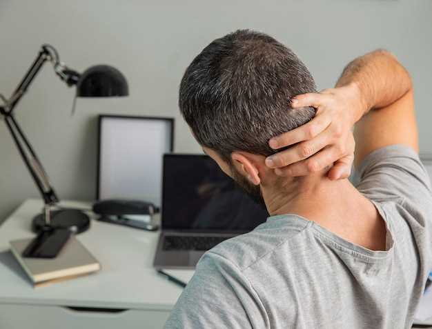 Почему болит голова при шейном остеохондрозе?