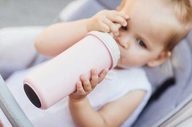 Молоко течет изо рта: что делать, если ребенок ленится высасывать заднее молоко?